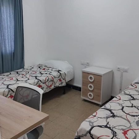 Hostal Ideal Gavà Exteriér fotografie